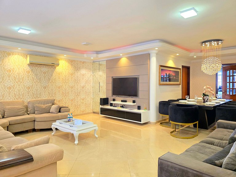 Casa 4 Quartos em Bairro Nobre 10 min Centro