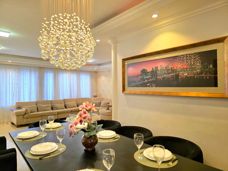 Casa 4 Quartos em Bairro Nobre 10 min Centro