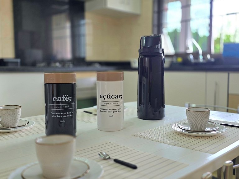 Casa 4 Quartos em Bairro Nobre 10 min Centro