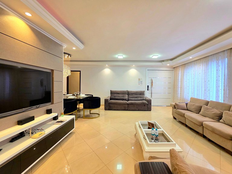 Casa 4 Quartos em Bairro Nobre 10 min Centro