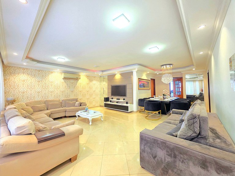 Casa 4 Quartos em Bairro Nobre 10 min Centro