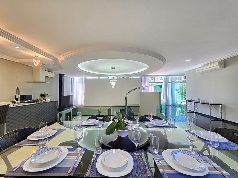 Casa em ótima localização até 8 pessoas área nobre