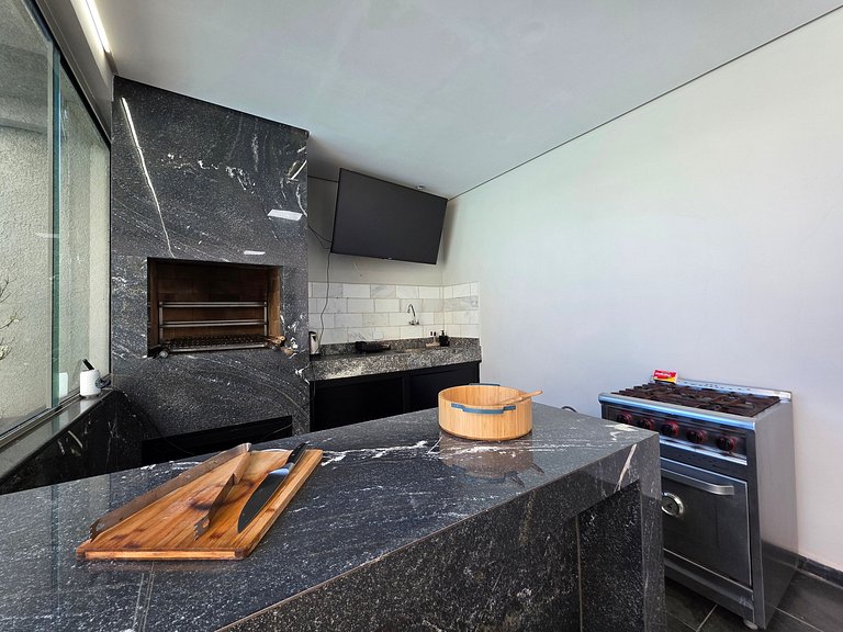 Casa em ótima localização até 8 pessoas área nobre