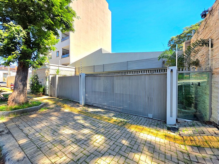 Casa em ótima localização até 8 pessoas área nobre