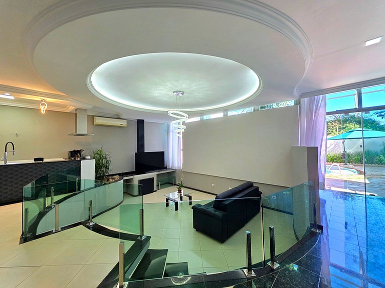 Casa em ótima localização até 8 pessoas área nobre