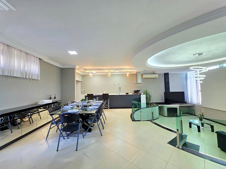 Casa em ótima localização até 8 pessoas área nobre