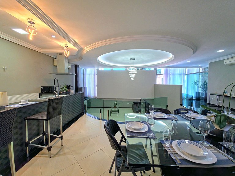 Casa em ótima localização até 8 pessoas área nobre