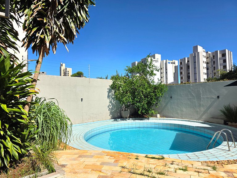 Casa em ótima localização até 8 pessoas área nobre