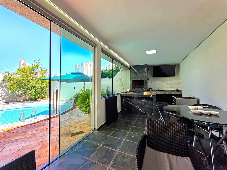 Casa em ótima localização até 8 pessoas área nobre