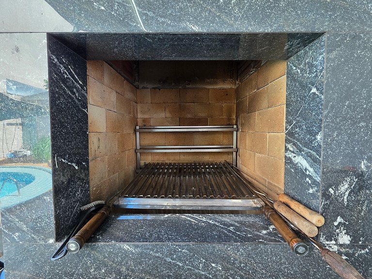 Casa em ótima localização até 8 pessoas área nobre