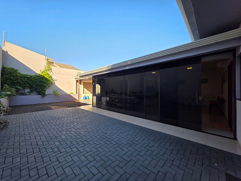 Casa 3 Quartos - ótima area gourmet 10m PY