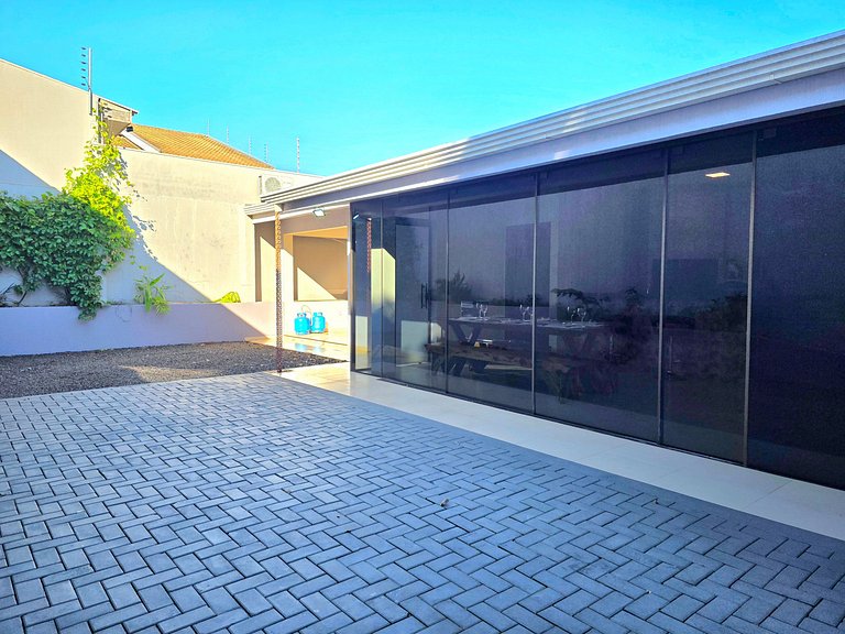 Casa 3 Quartos - ótima area gourmet 10m PY