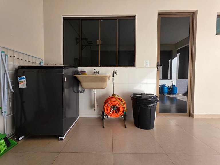 Casa 3 Quartos - ótima area gourmet 10m PY