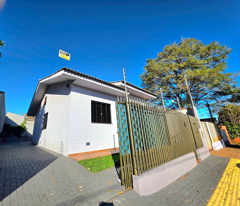 Casa 3 Quartos - ótima area gourmet 10m PY
