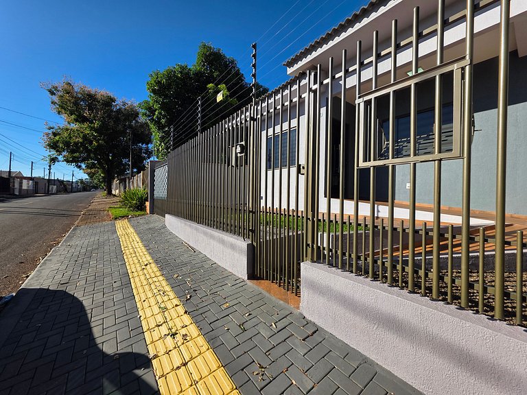 Casa 3 Quartos - ótima area gourmet 10m PY