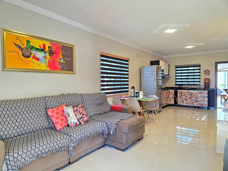 Casa 3 Quartos - ótima area gourmet 10m PY
