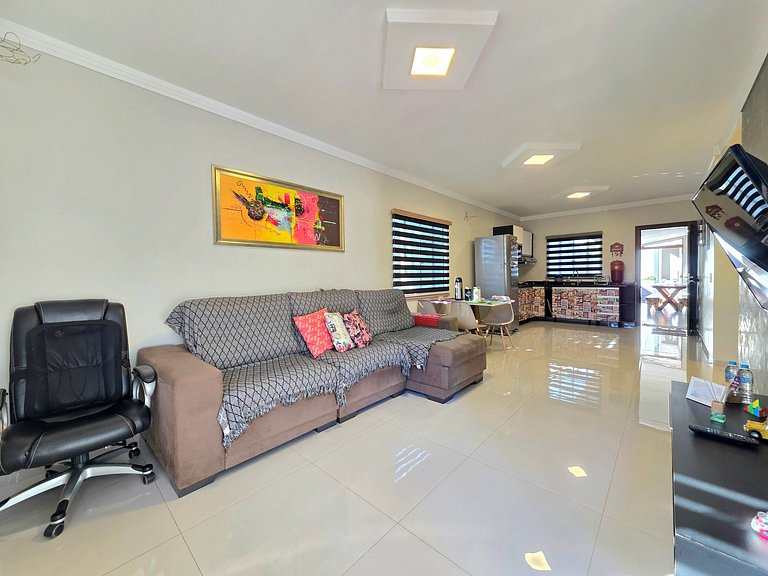 Casa 3 Quartos - ótima area gourmet 10m PY