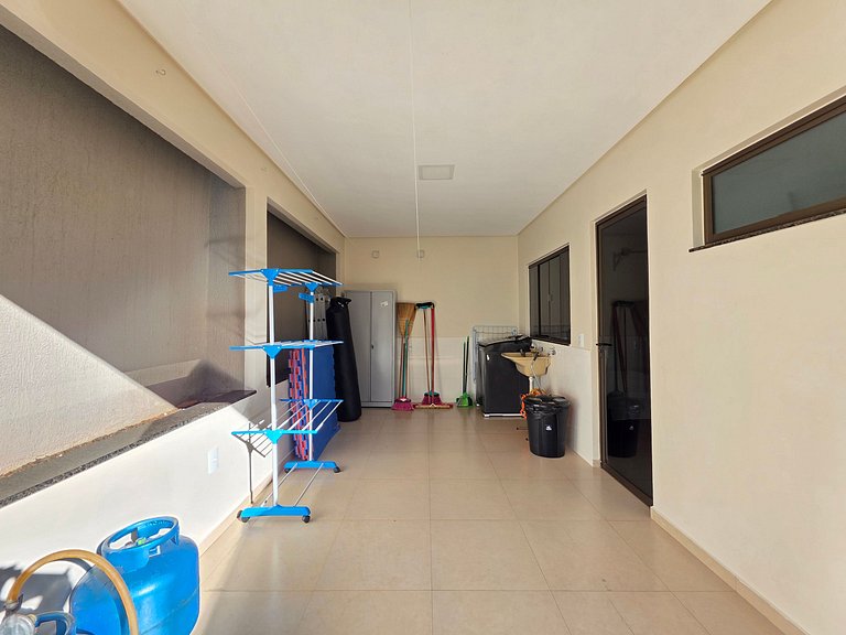 Casa 3 Quartos - ótima area gourmet 10m PY