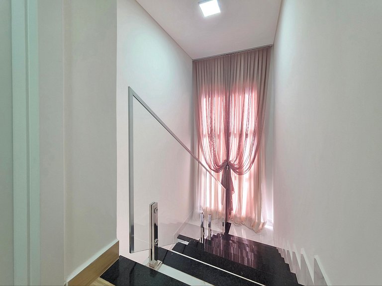 Casa Alto Padrão 3 Suítes 10min Paraguai e Centro