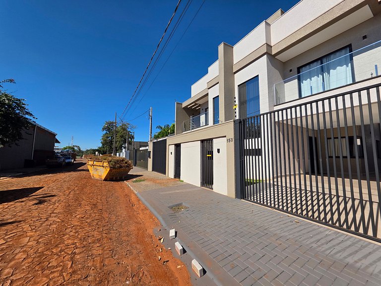 Casa Alto Padrão 3 Suítes 10min Paraguai e Centro