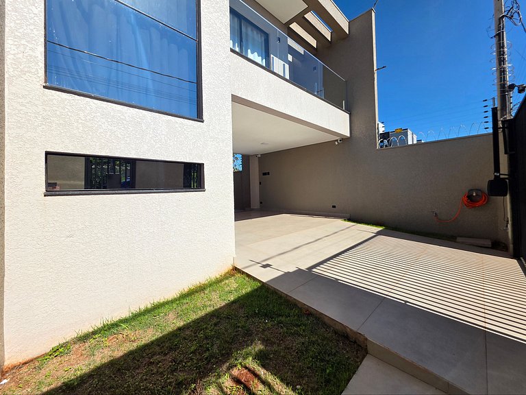 Casa Alto Padrão 3 Suítes 10min Paraguai e Centro