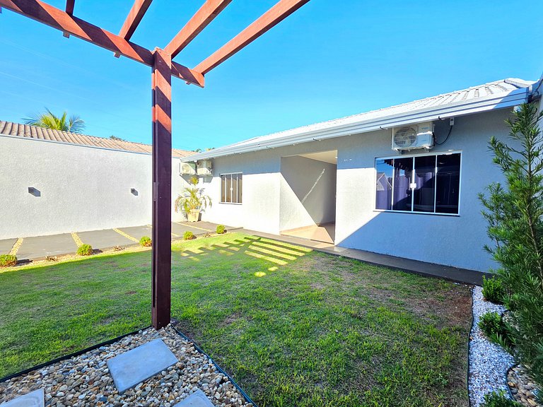 Casa nova com piscina 3 quartos 10 min Centro