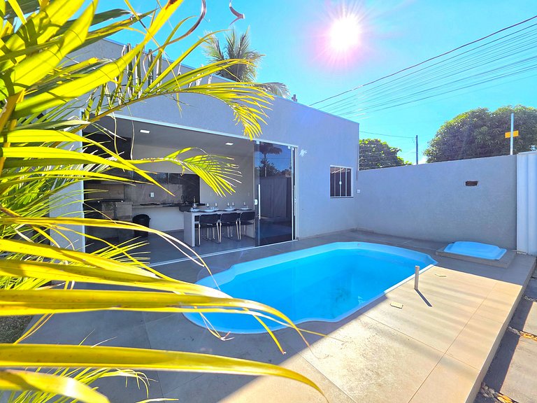 Casa nova com piscina 3 quartos 10 min Centro