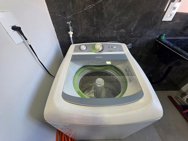 Casa nova com piscina 3 quartos 10 min Centro