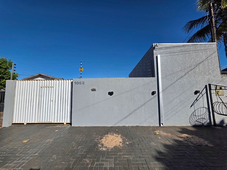 Casa nova com piscina 3 quartos 10 min Centro