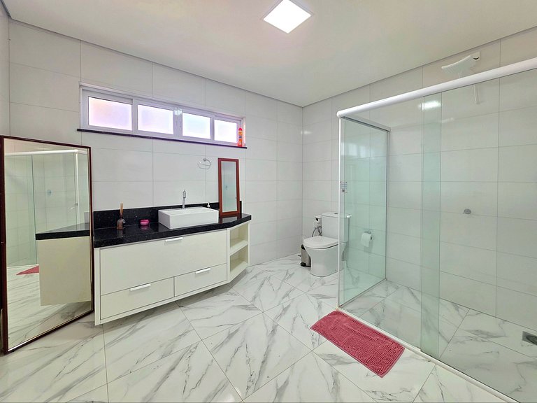Casa Ampla 4 Quartos 10 min Paraguai e Centro