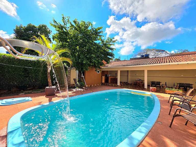 Casa Ampla 4 Quartos 10 min Paraguai e Centro