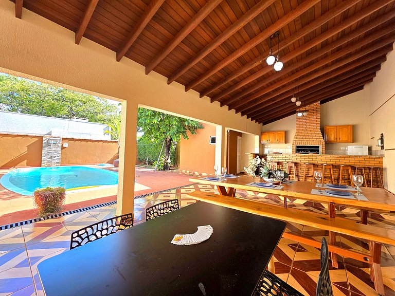 Casa Ampla 4 Quartos 10 min Paraguai e Centro