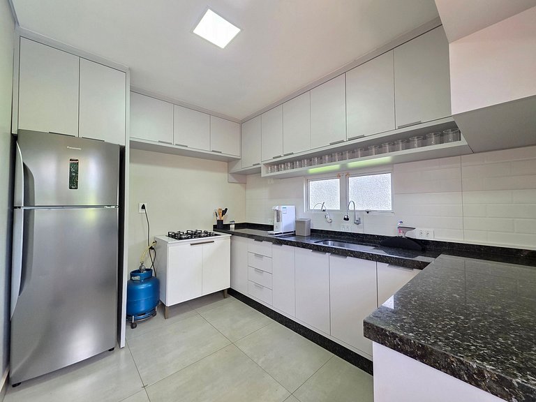 Casa Ampla 4 Quartos 10 min Paraguai e Centro