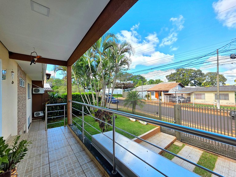 Casa Ampla 4 Quartos 10 min Paraguai e Centro