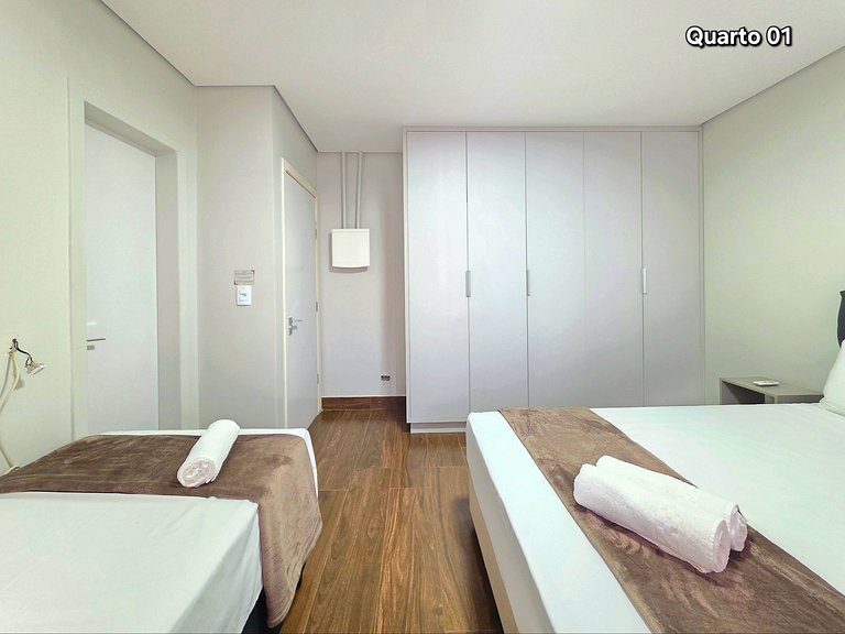 Casa Ampla 4 Quartos 10 min Paraguai e Centro