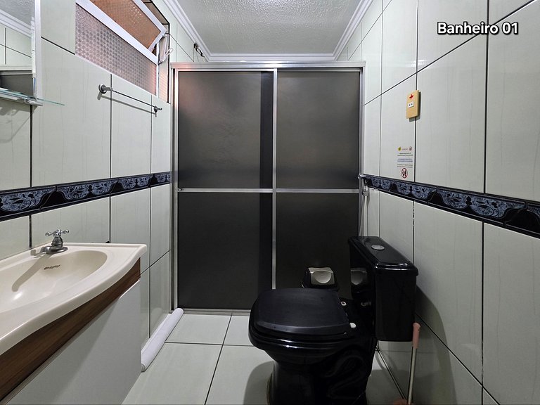 Casa em rua tranquila 4 quartos 5 min Centro