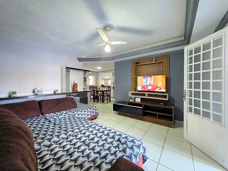 Casa em rua tranquila 4 quartos 5 min Centro