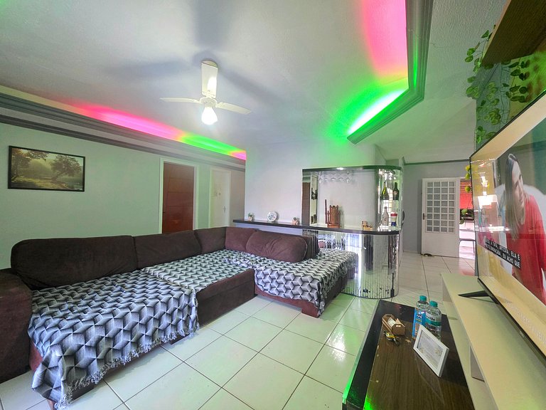 Casa em rua tranquila 4 quartos 5 min Centro