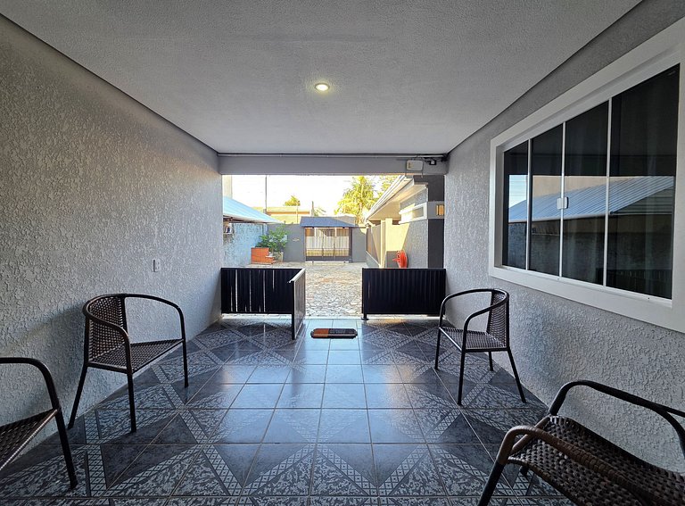 Casa em rua tranquila 4 quartos 5 min Centro