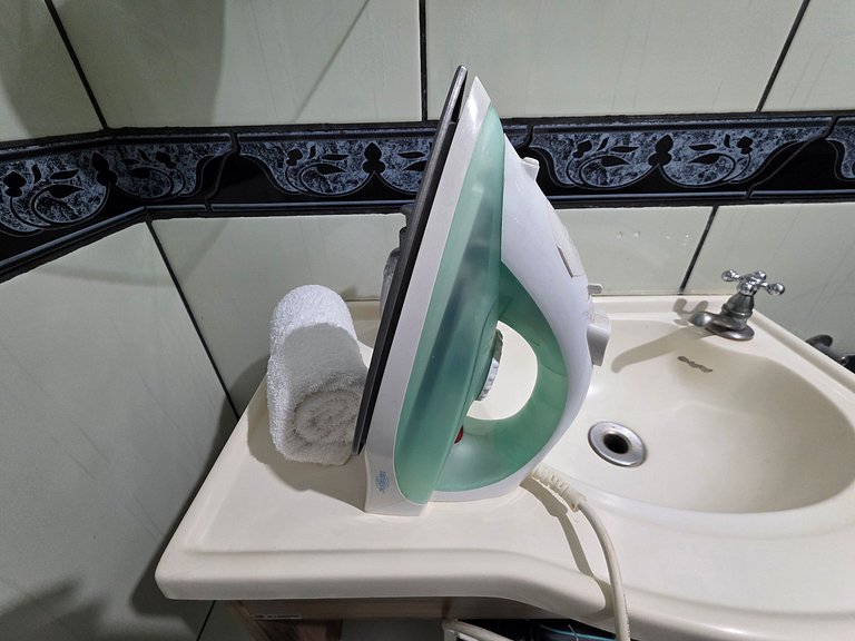 Casa em rua tranquila 4 quartos 5 min Centro