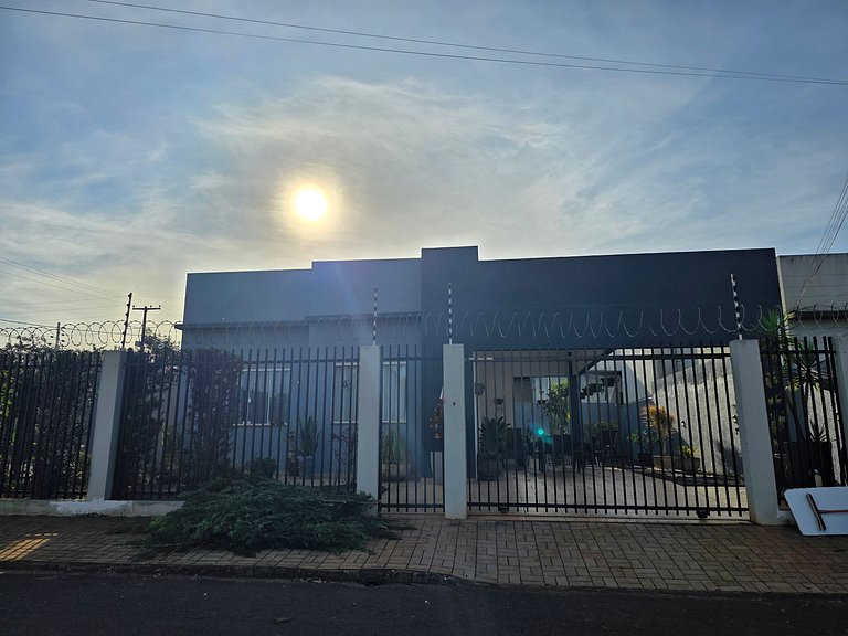 Casa com quintal ao lado da Argentina 5 min Centro