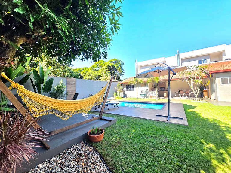 Casa 3 Suítes Excelente área de Lazer Vila A