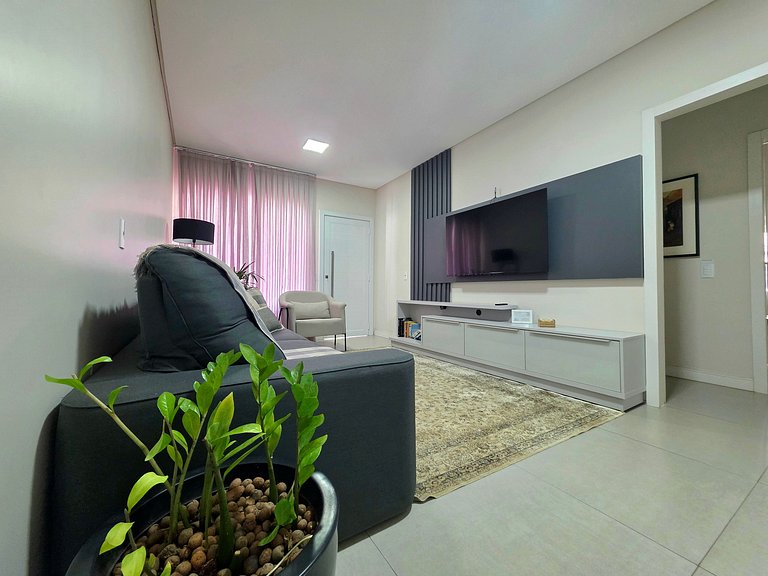 Casa 3 Suítes Excelente área de Lazer Vila A