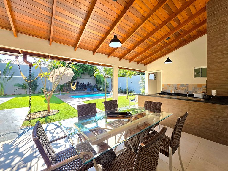 Casa 3 Suítes Excelente área de Lazer Vila A