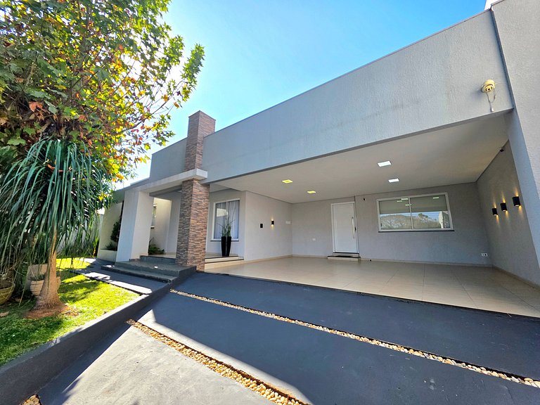 Casa 3 Suítes Excelente área de Lazer Vila A