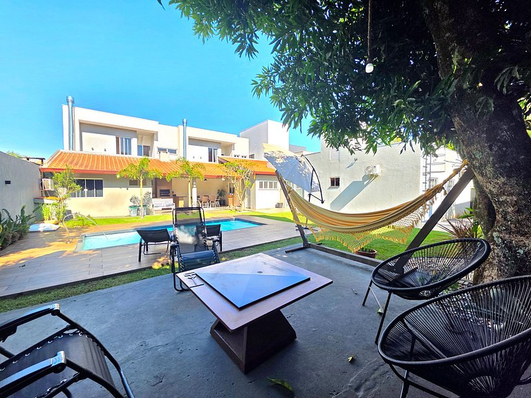 Casa 3 Suítes Excelente área de Lazer Vila A