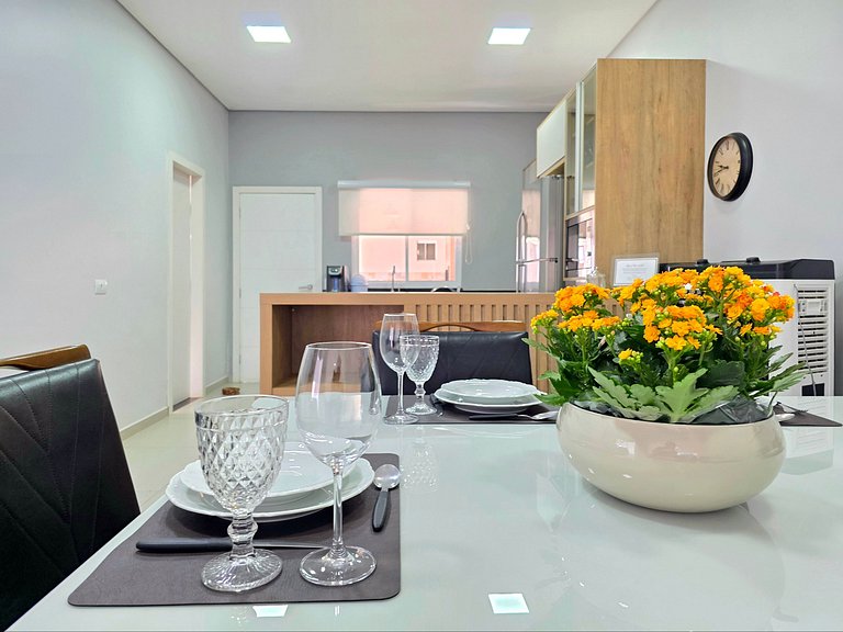 Casa 3 Suítes Excelente área de Lazer Vila A