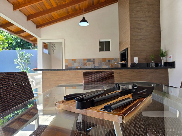 Casa 3 Suítes Excelente área de Lazer Vila A