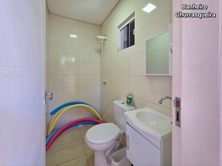 Casa 3 Suítes Excelente área de Lazer Vila A