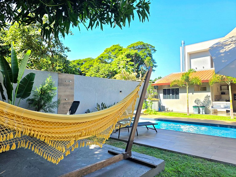 Casa 3 Suítes Excelente área de Lazer Vila A